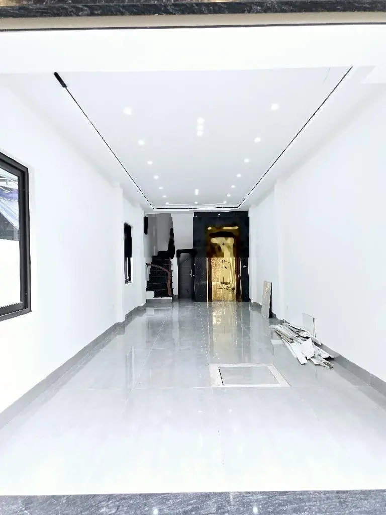 Bán nhà 6 tầng thang máy 45m2 nhìn ra đường Cổ Linh, Long Biên giá nhỉnh 8 tỷ