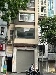 Bán nhà phố Chùa Láng Đống Đa - gara ô tô - 2 thoáng, gần hồ có thang máy 65m2/7T/5m MT nhỉnh 18tỷ