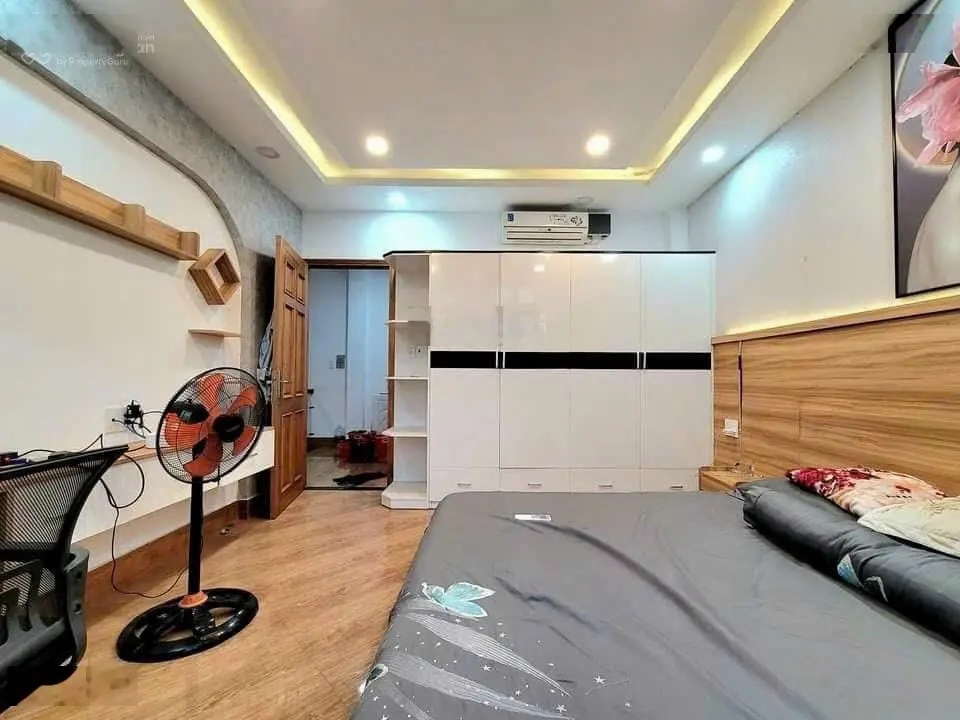 Phát mãi căn nhà đường Pasteur , Phường 8, Quận 3. DT 70m2. Giá 8 tỷ 550. SHR. LH 0903 632 *** Quân