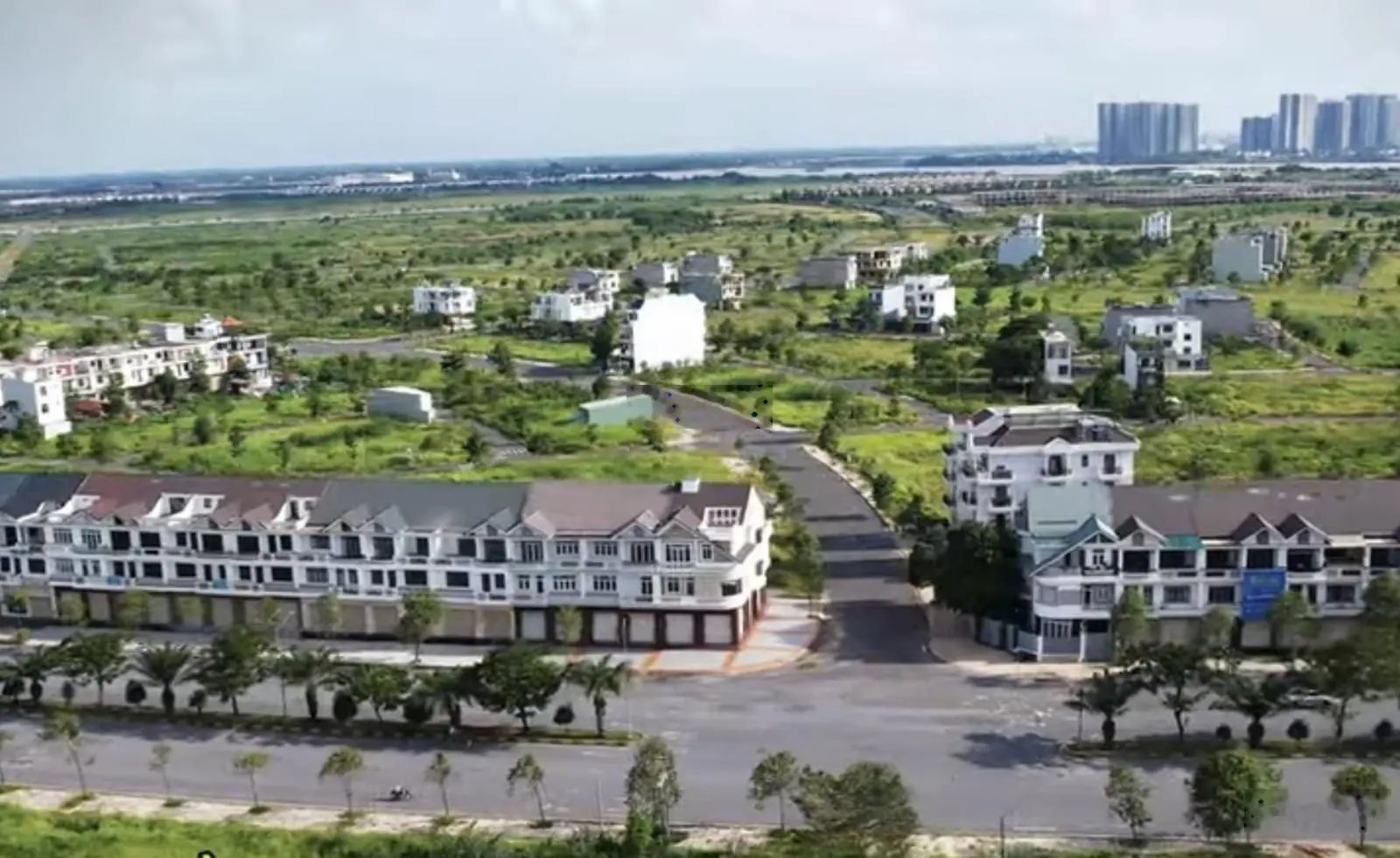 Cần bán gấp lô đất khu đô thị Long Hưng City diện tích 100m2 giá chỉ 2tỷ1