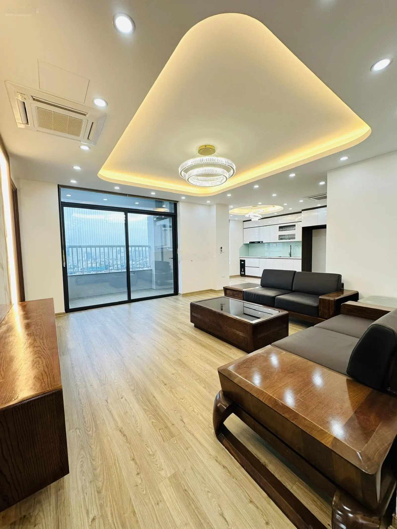 Bán gấp căn hộ chung cư tại Goldsilk Complex, 4,6 tỷ vnd, 78 m2, thiết kế 3n full nội thất, sẵn sổ