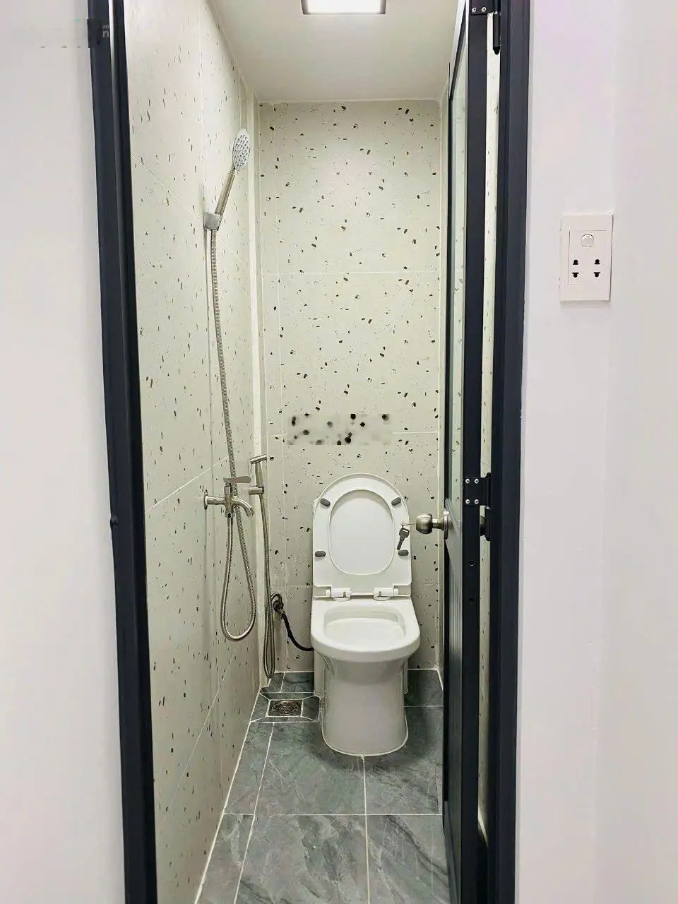 Nhà hiếm - 2 tầng 2 phòng 2 WC - sổ hồng riêng - hoàn công đủ - Ngân hàng hỗ trợ vay