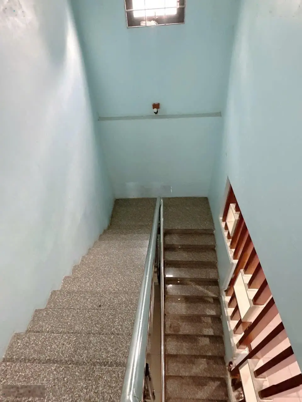 Bán nhà lầu đúc sổ riêng cách mặt tiền đường Nguyễn Khuyến 50m