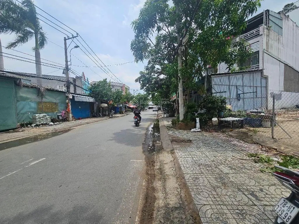 Bán Đất lô góc 2 mặt tiền Lê thị tám Nhà bè - 11x27 full thổ cư cạnh kdc phú Xuân siêu kinh doanh