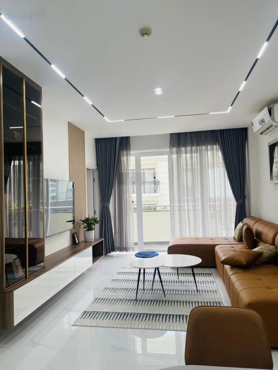 Chủ kẹt tiền cần bán nhanh căn hộ Star Hill 3PN lầu cao - view đông nam giá tốt LH 0918 889 ***