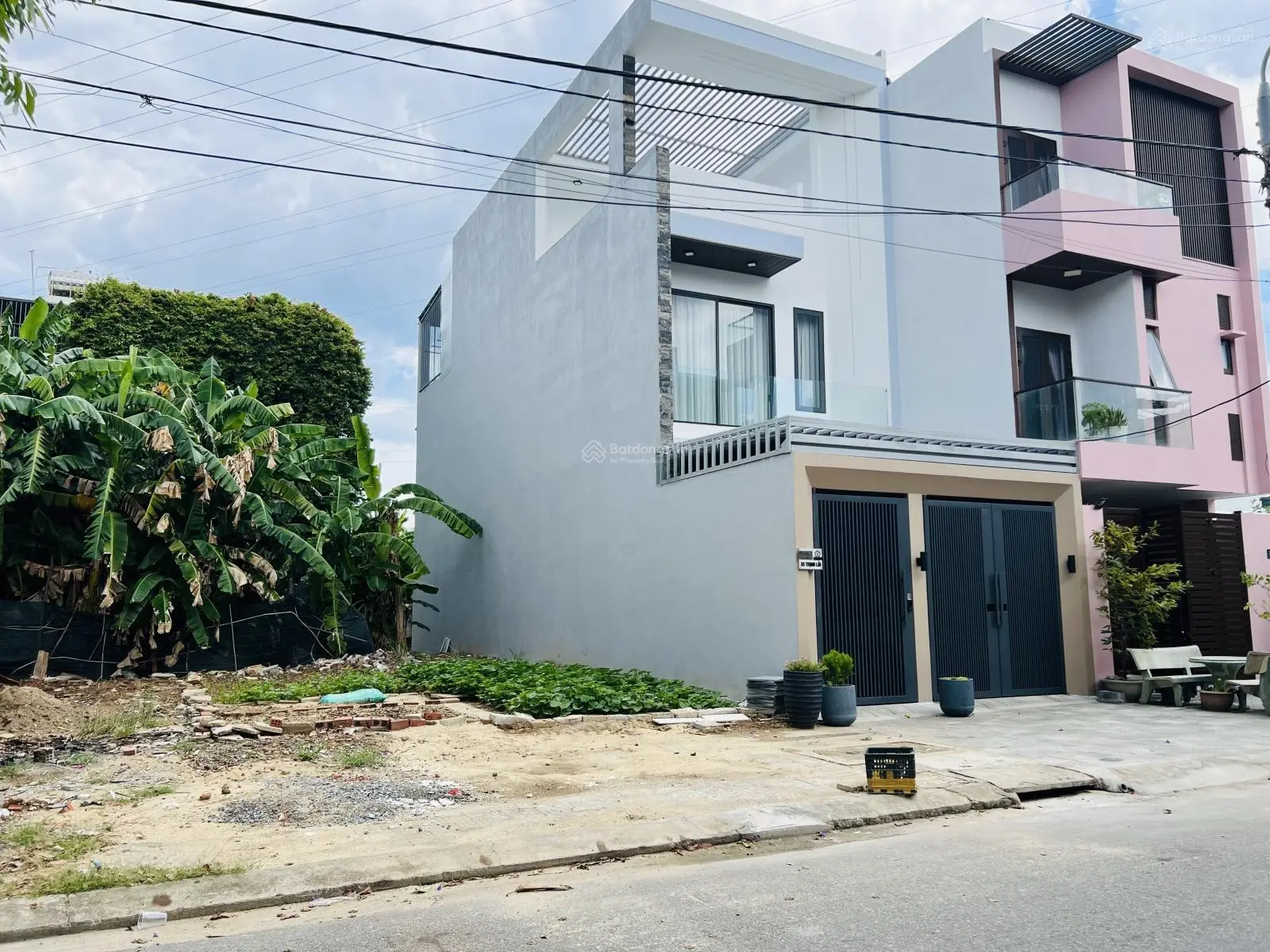 Cực hiếm lô đất cặp Nam Việt Á 10x20m - Vị trí đắc địa sát Bùi Tá Hán gần sông Hàn KDC toàn nhà đẹp