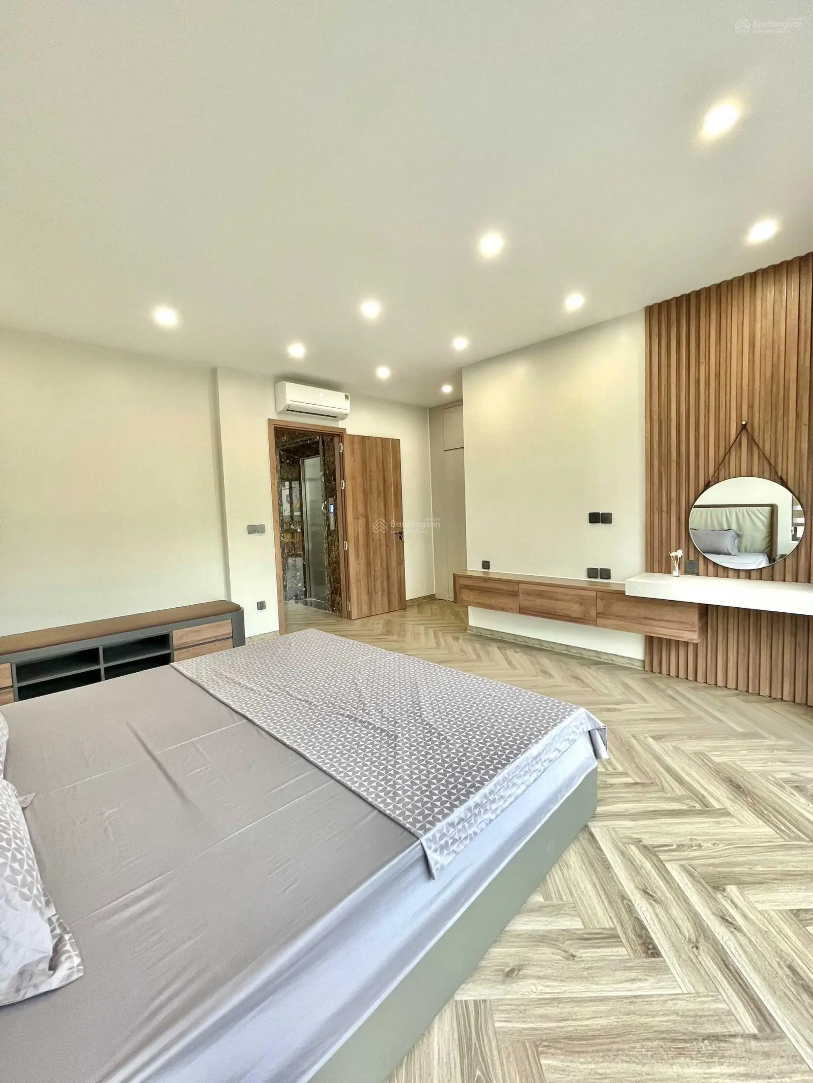 Nhà đẹp Nguyễn Sơn, Gia Thụy, Long Biên, 69m2, MT rộng, 7 Tầng, Lô góc, 2 Thoáng, LH: 0988 312 ***