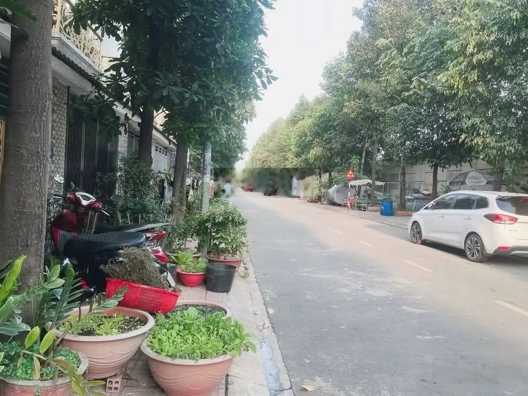 Nhà 2 lầu gần bệnh viện dĩ an giá 3 tỷ 650 triệu
