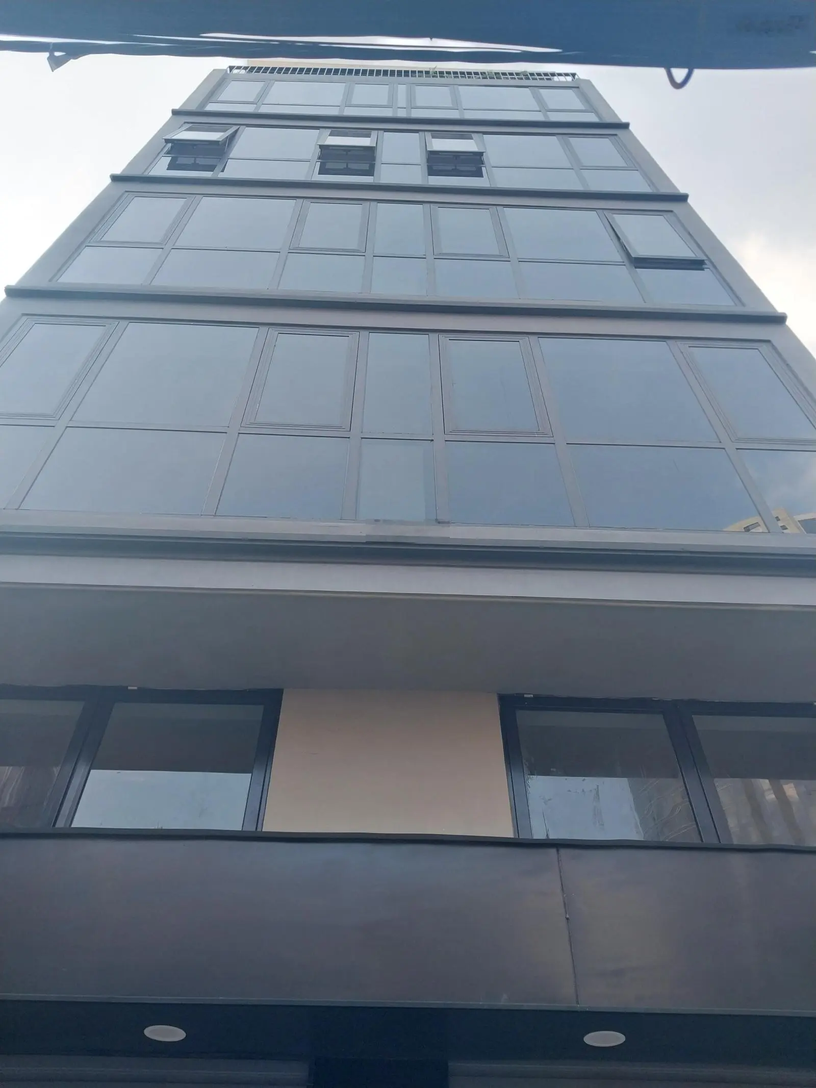 Bán tòa văn phòng xây mới Trần Phú, Hà Đông 16,5 tỷ 52m2, mặt tiền 6,2m, 7 tầng thang máy