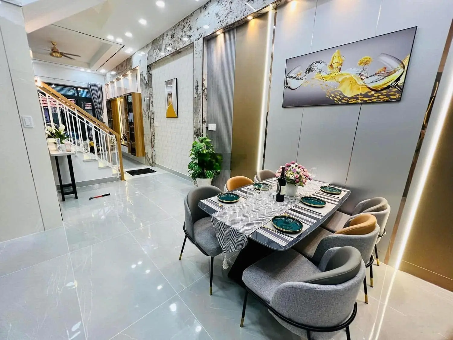 Bán gấp nhà giá rẻ đường cô giang, p.cô giang, quận 1. giá 3 tỷ 350. dt/60m2. 1 trệt 3 lầu. sổ sẵn