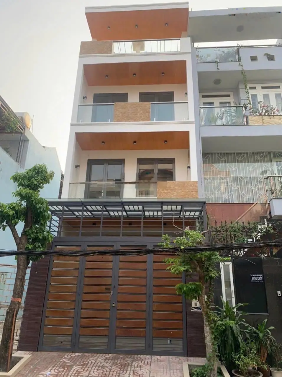 (tặng nội thất cao cấp) bán nhà bình thạnh - hẻm xe tải đường bình lợi - gần sông sài gòn - 5x21m
