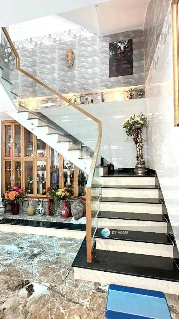 Biệt thự Thảo Điền, 380m2, có hồ bơi sân vườn, chỉ 100tỷ