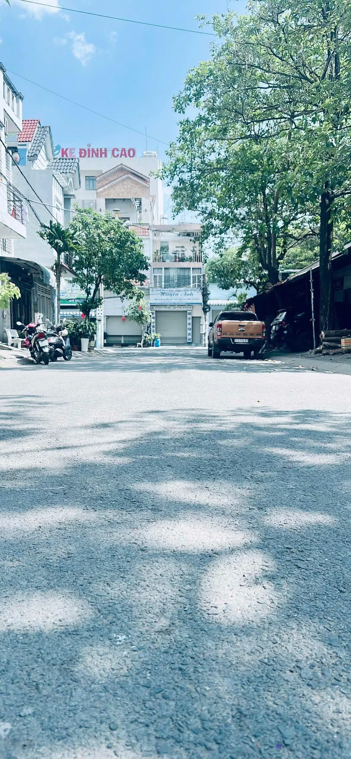 Nhà 2 lầu gần chợ xóm vắng giá 4 tỷ 600 triệu