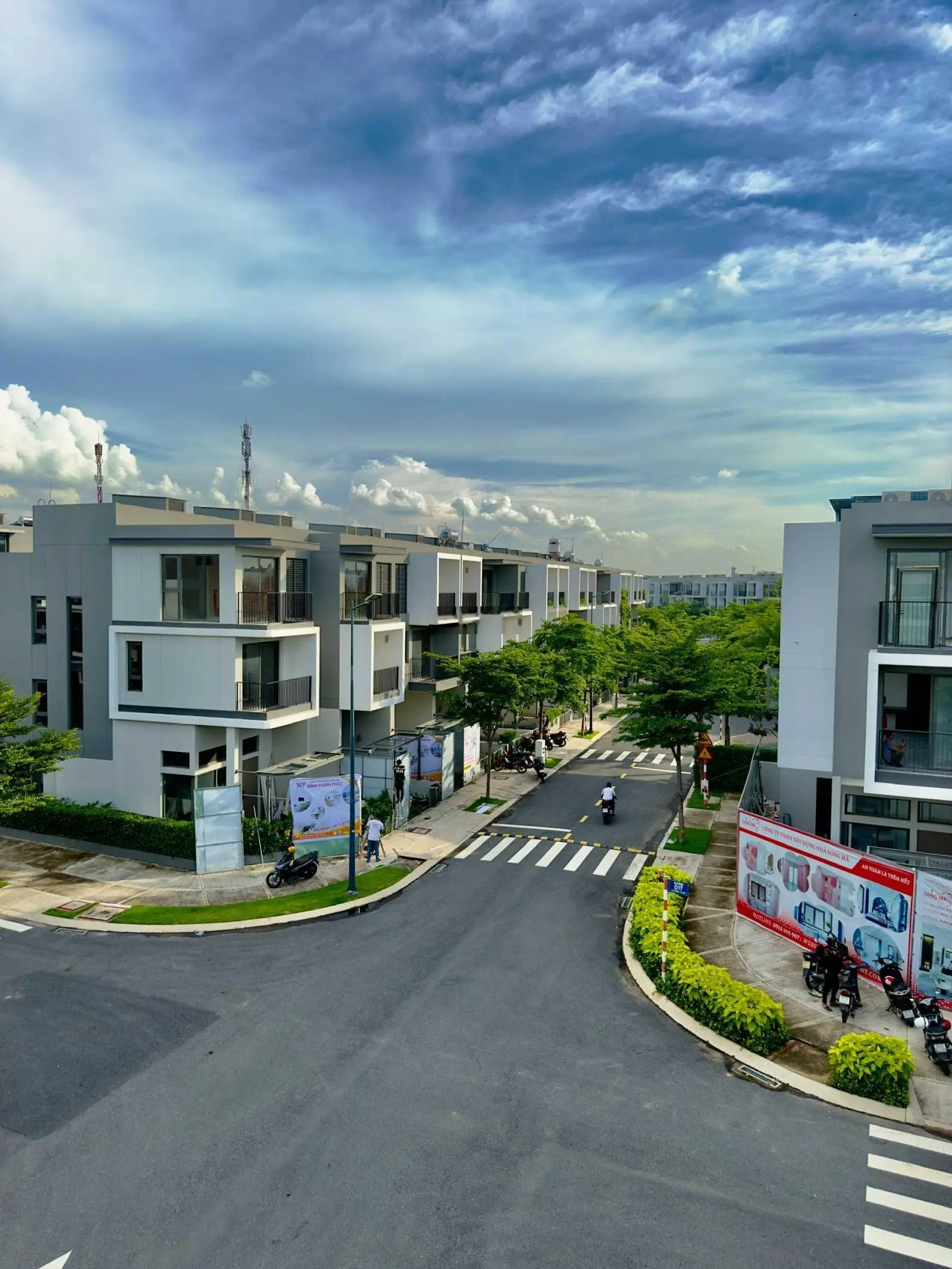 Giảm giá tiền tỷ căn góc, trục đường chính DT: 6x 23m. Sổ hồng sẵn. Tặng 2 năm phí QL