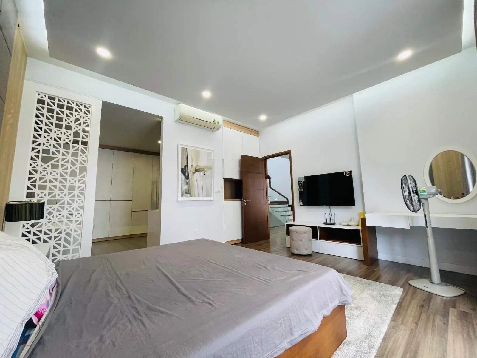 Bán biệt thự full nội thất mặt tiền 20m khu vip The Venica - Khang Điền