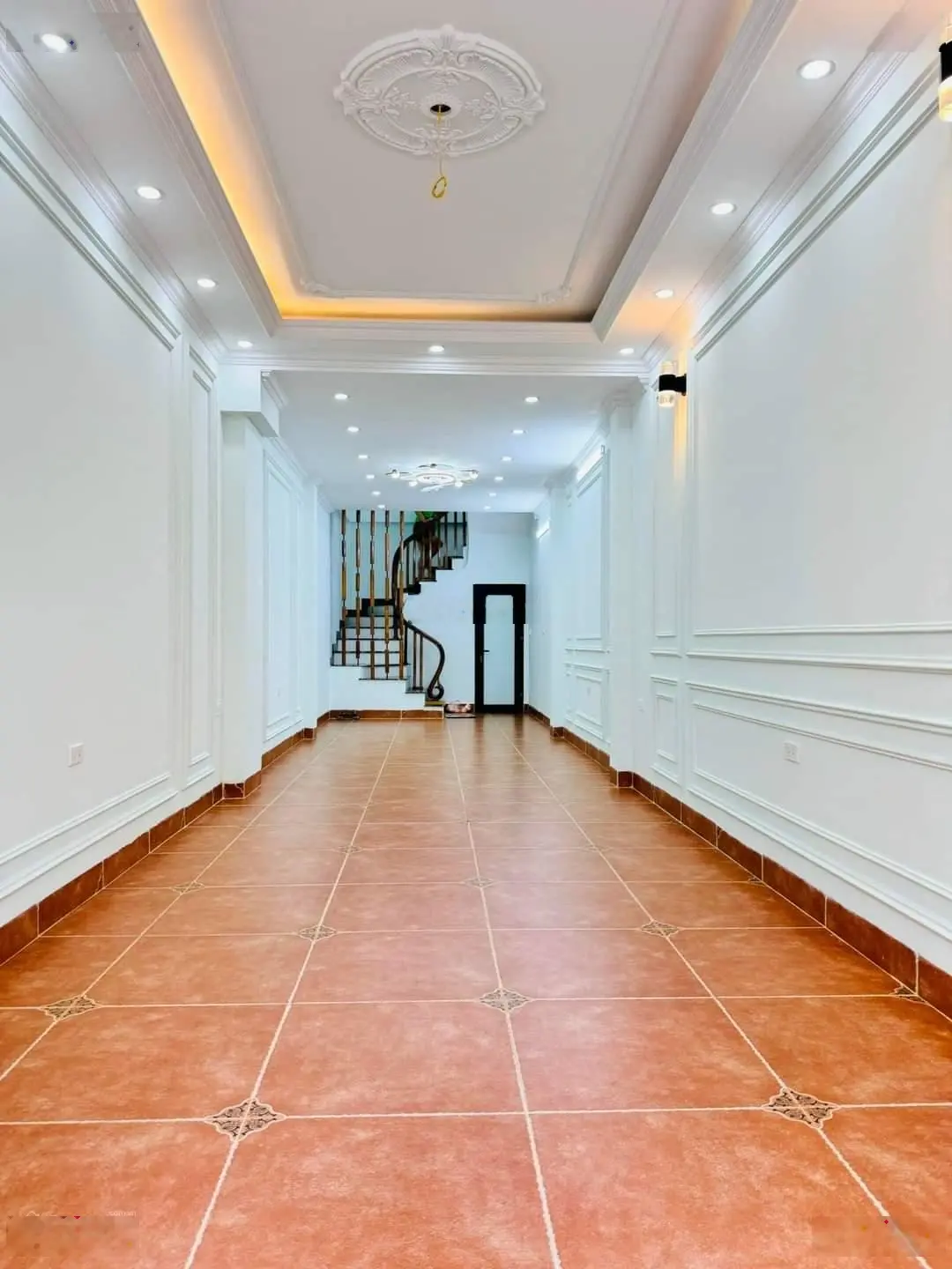 Hoa hậu Xuân Phương - 40m2x5t - phân lô - ô tô tránh - nhà mới - nội thất hiện đại - nhỉnh 9 tỷ