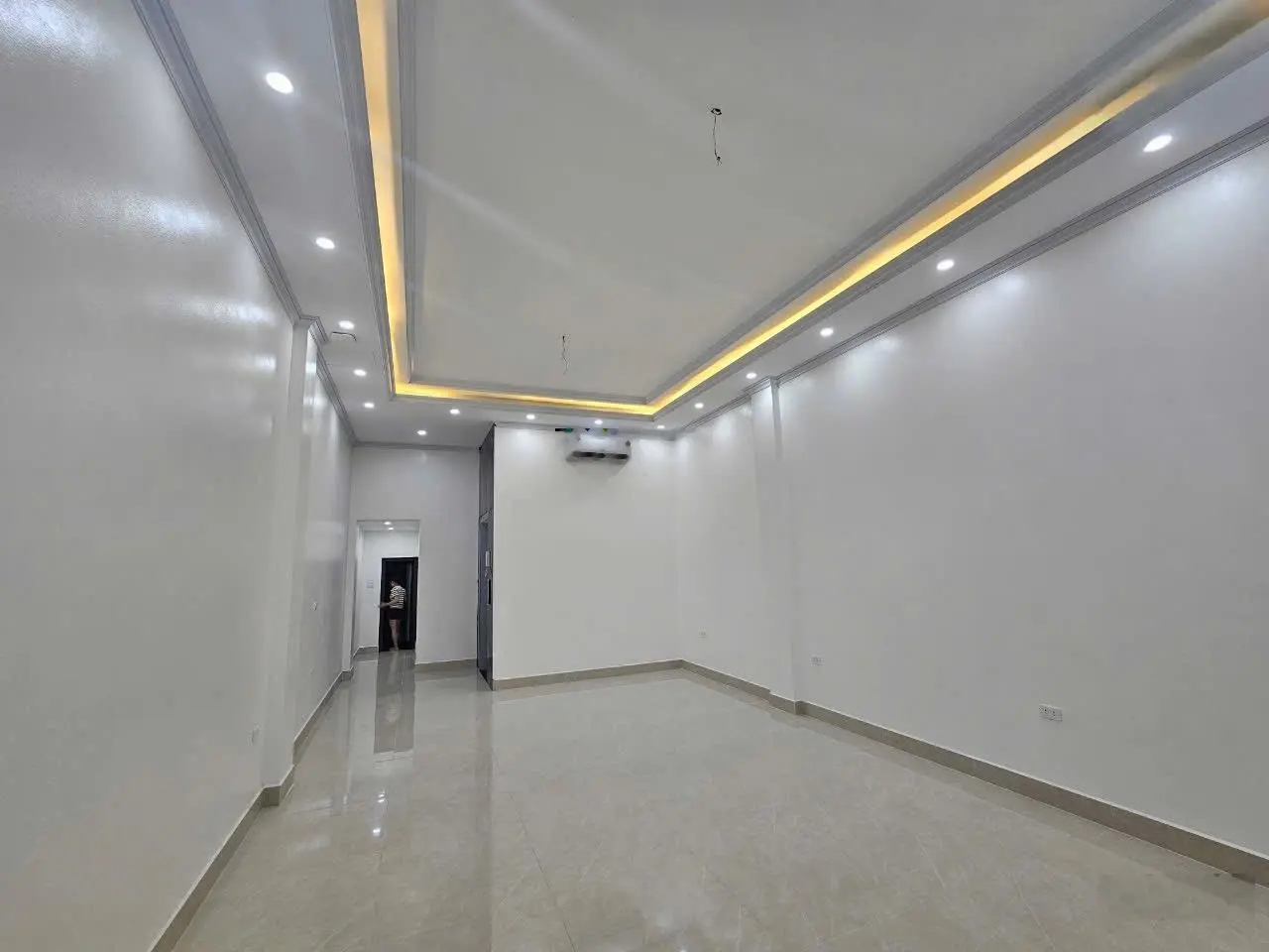 Cần bán nhanh căn liền kề shophouse mặt Lý Anh Tông đã hoàn thiện cơ bản có thể ở luôn