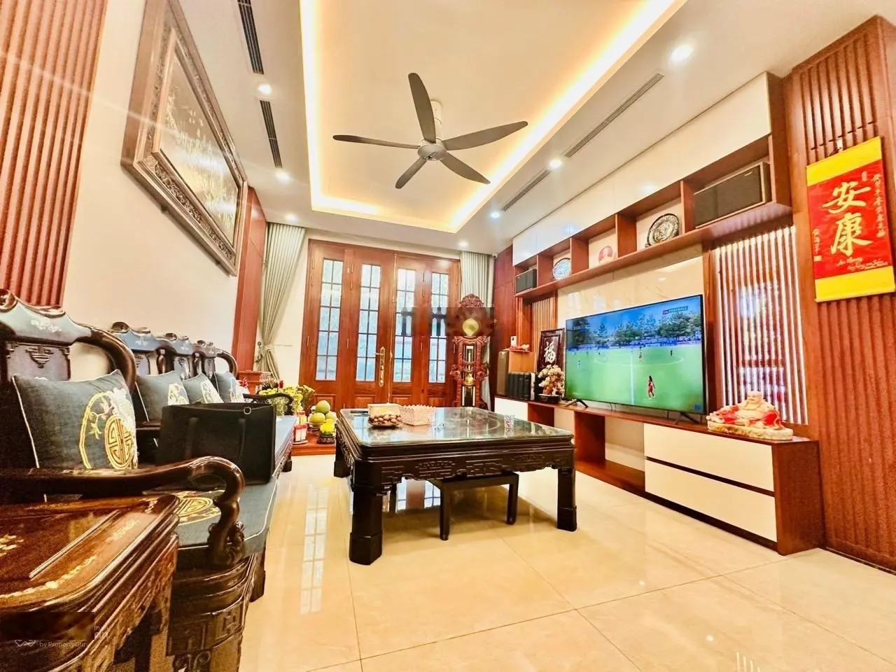 Cực hiếm, bán Biệt thự Trần Kim Xuyến, KĐT mới Yên Hòa, 162m2 5X tỷ, ô tô tránh, vỉa hè, gần phố.