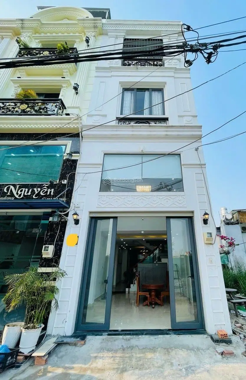 Bán nhà 4x13m,3 tầng,hẻm xe hơi 6m. Quận 7. Chủ 6.8 tỷ. Đường Huỳnh tấn phát, sát Phú Mỹ Hưng
