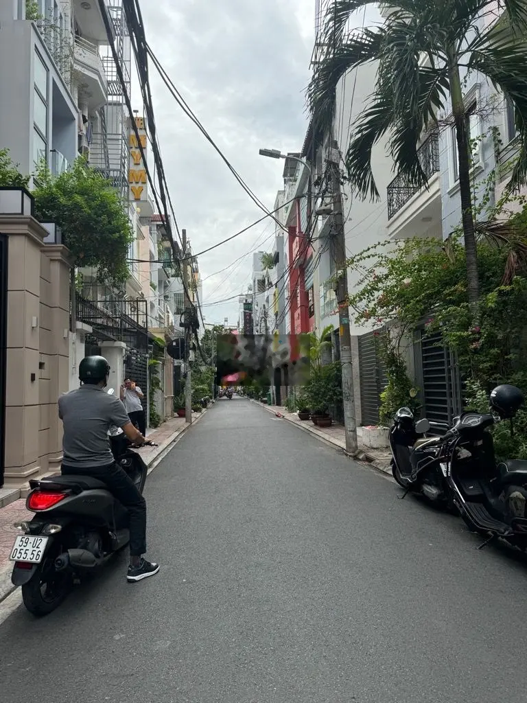 BÁN NHÀ GẦN MẶT TIỀN BÀ HẠT, NGANG KHỦNG 12M, XÂY CHDV 150TR.QUẬN 8