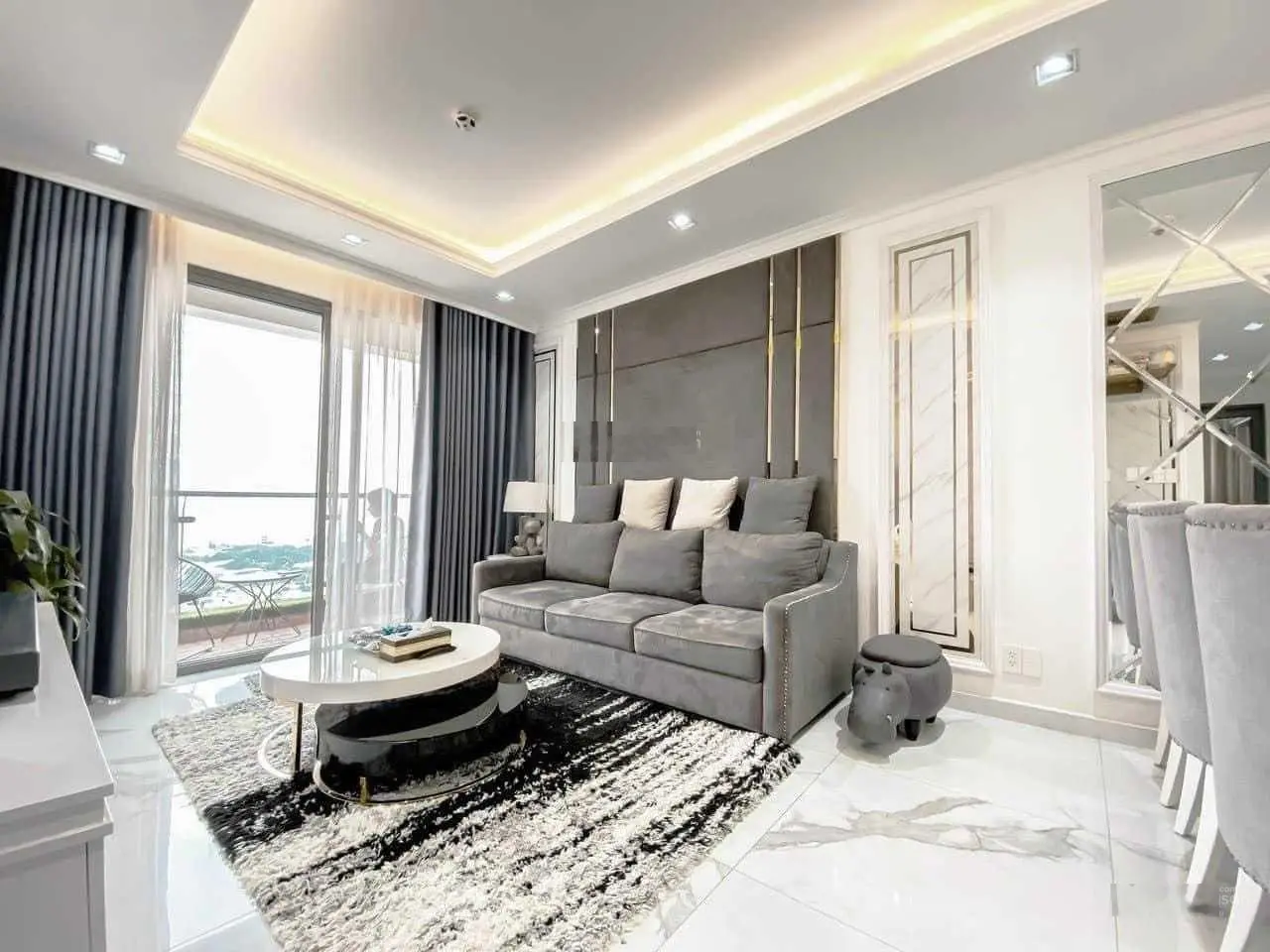 Cần bán CHCC Central Garden(chợ Nga) Võ Văn Kiệt, Quận 1. DT 80m2 - 2PN 2WC giá 3,9 tỷ (Có sổ hồng)