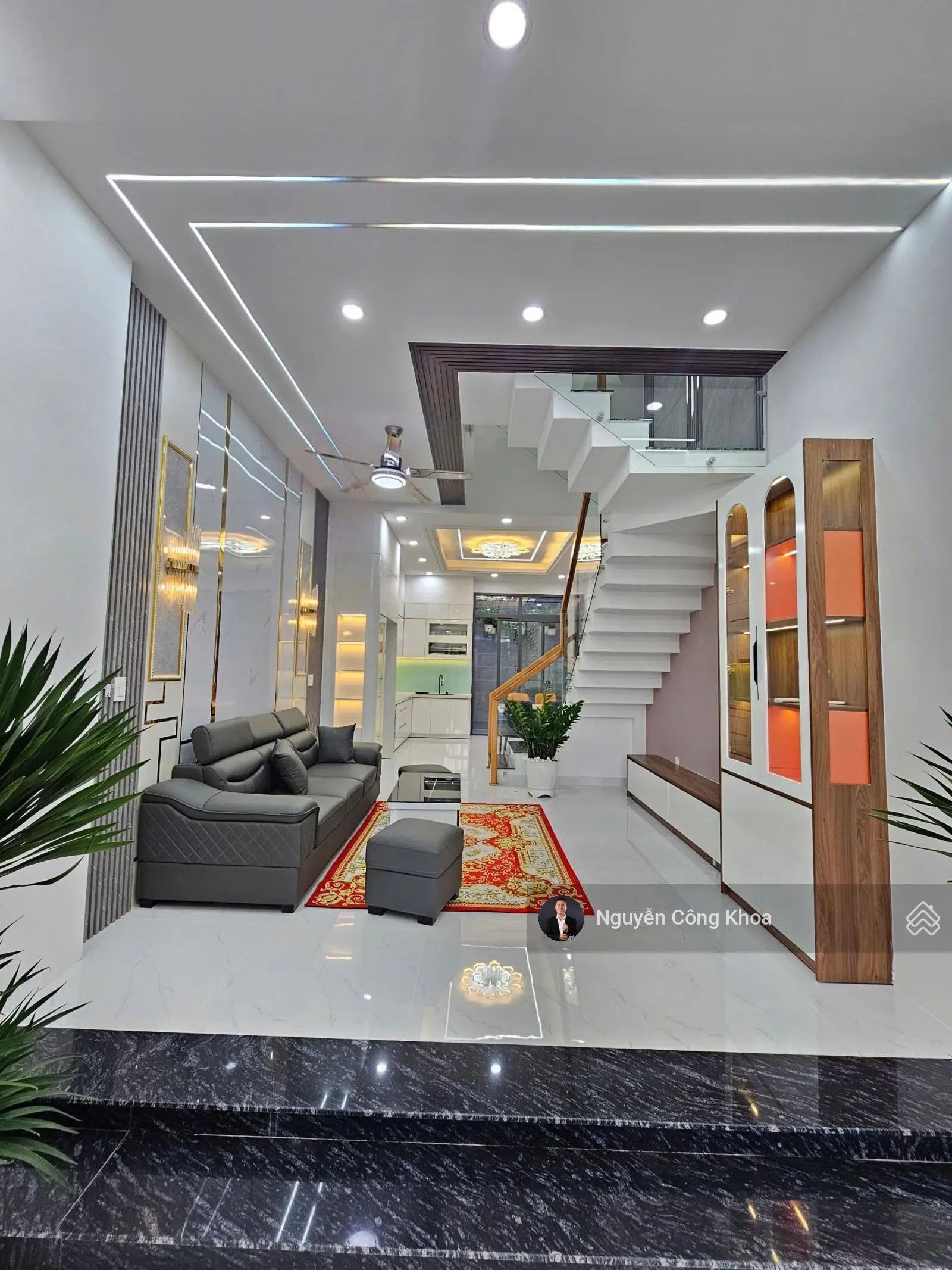 Bán nhà đúc 3 tấm mẫu hiện đại, sân ô tô, 4 phòng ngủ, đầy đủ nội thất, KDC P. Bình Chuẩn, Thuận An