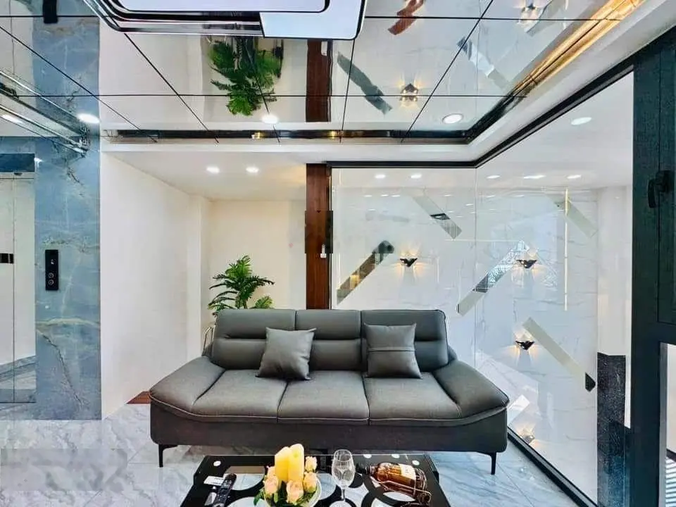 Gấp bán nhà ngay MT Kênh Tân Hóa DT 80m2 GIÁ 3 tỉ 165 gần Q6 chỉ 20p đi xe , nhà sẵn cho thuê được