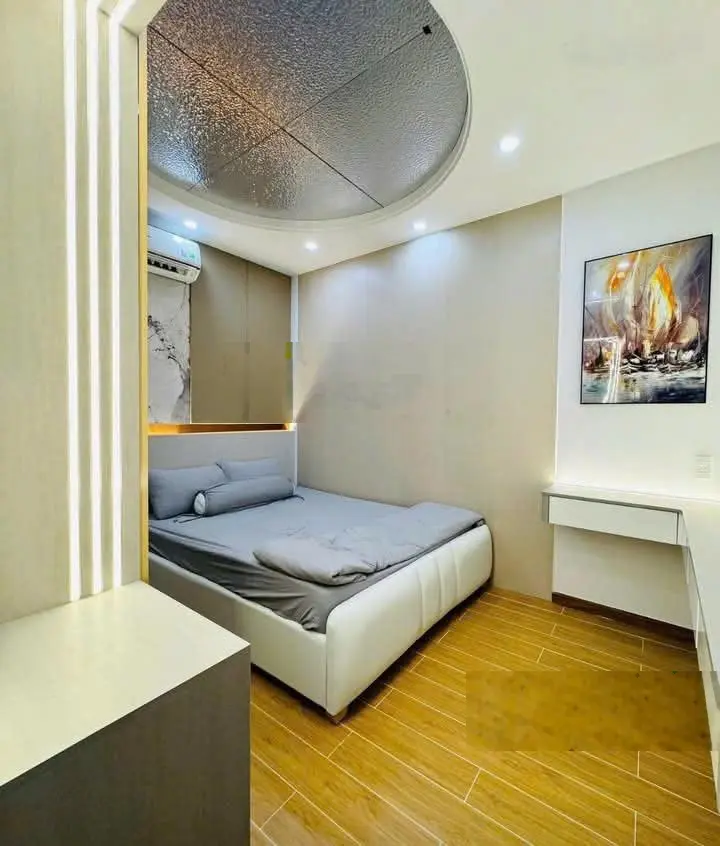 Kẹt tiền bán gấp nhà ngay mặt tiền Đường Cao Thắng-P.3-Quận 3.Giá 3tỷ760/80m2.Đang cho thuê 26triệu