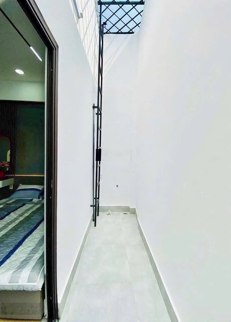 Chính chủ cần bán gấp nhà hxh hoàng hoa thám bình thạnh. giá 1tỷ650tr, diện tích 41,9m2