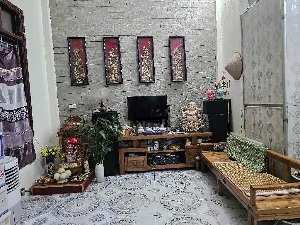 BÁN NHÀ 3TẦNG 43M, MT 4,2M, CHỈ 7M RA MẶT PHỐ MINH KHAI