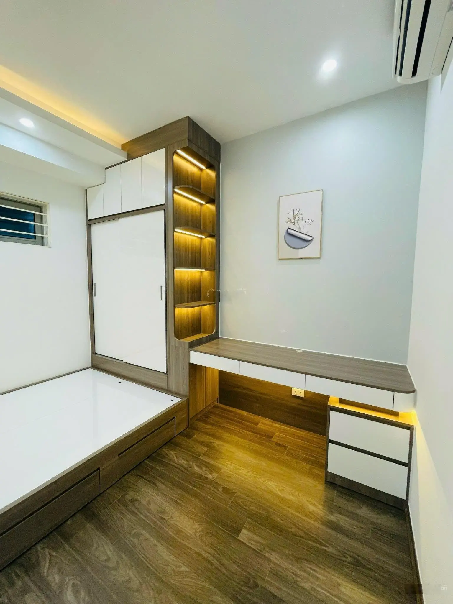Bán căn 67m2, 2 ngủ& 2VS, HH1 Linh Đàm Hoàng Mai. LH: 0966 455 ***