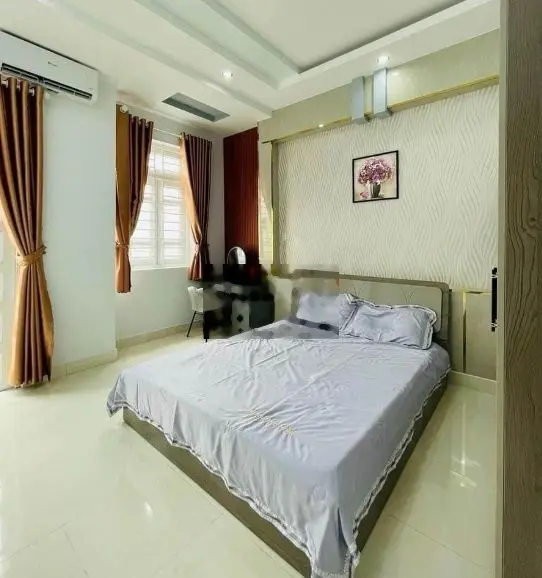 Nhà Quận 12 - 2 Lầu, 4 Phòng Ngủ, Giá 2 Tỷ 550 Triệu, Tiện Ích Đầy Đủ