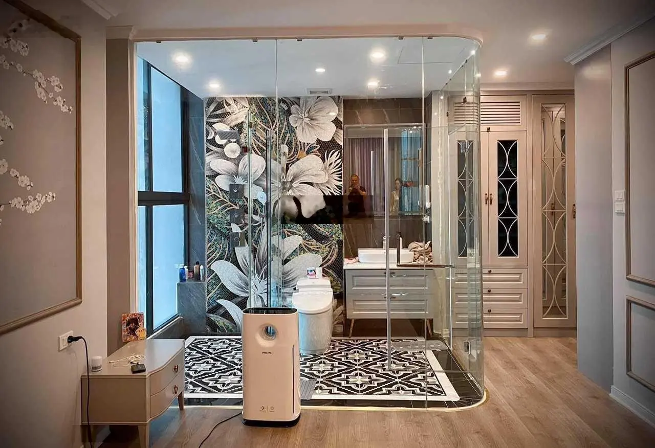 Hiếm có khó tìm. Căn hoa hậu nội thất sang - xịn - mịn, ban công Đông Nam, view triệu đô