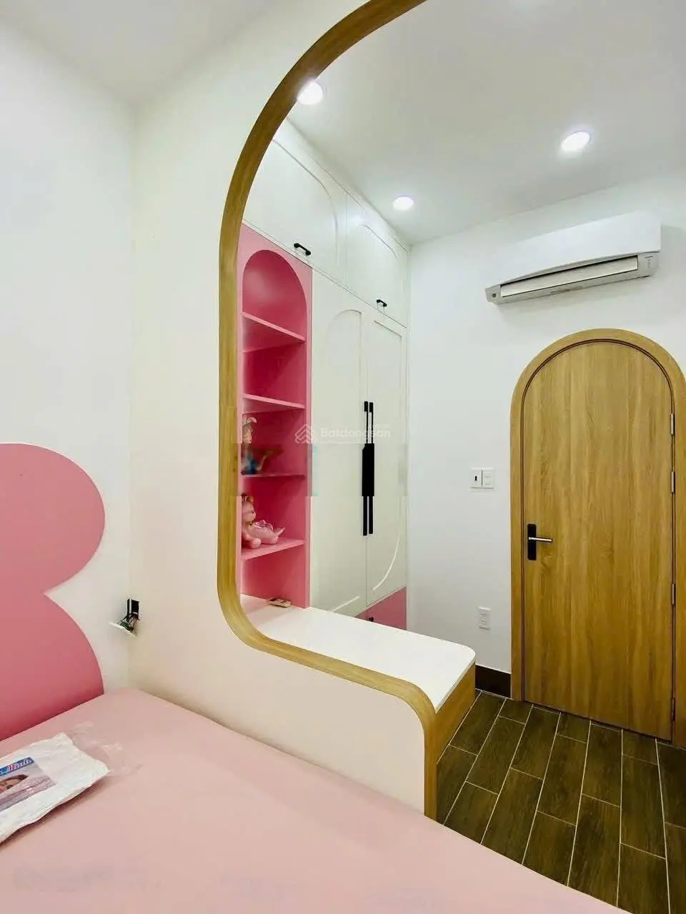 Cực phẩm siêu xinh 54m2, 3PN, 3WC đường Lê Thị Bạch Cát, phường 11, Quận 11 giá tốt 2,39 tỷ, SHR