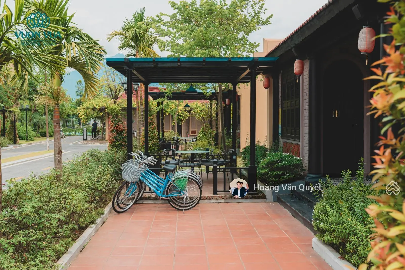 Bán biệt thự 410m2 mặt hồ sen Vườn Vua Resort full đồ sẵn kinh doanh chỉ 18.5tr/m2. LH 0962202555