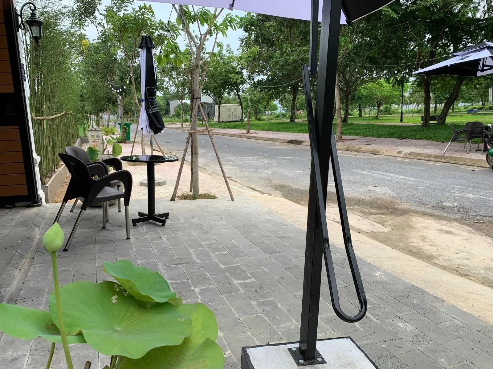 Cần bán căn nhà và quán cafe đối diện công viên thị trấn Trảng Bom