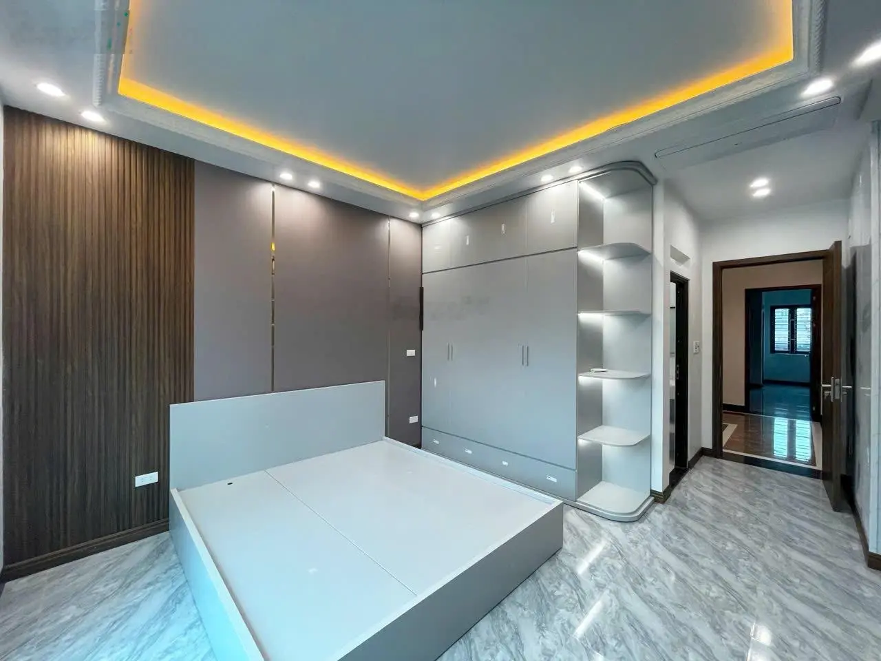 B.án nhà 4 Tầng Độc Lập ô tô vào nhà khu Ngô Gia Tự - Cát Bi