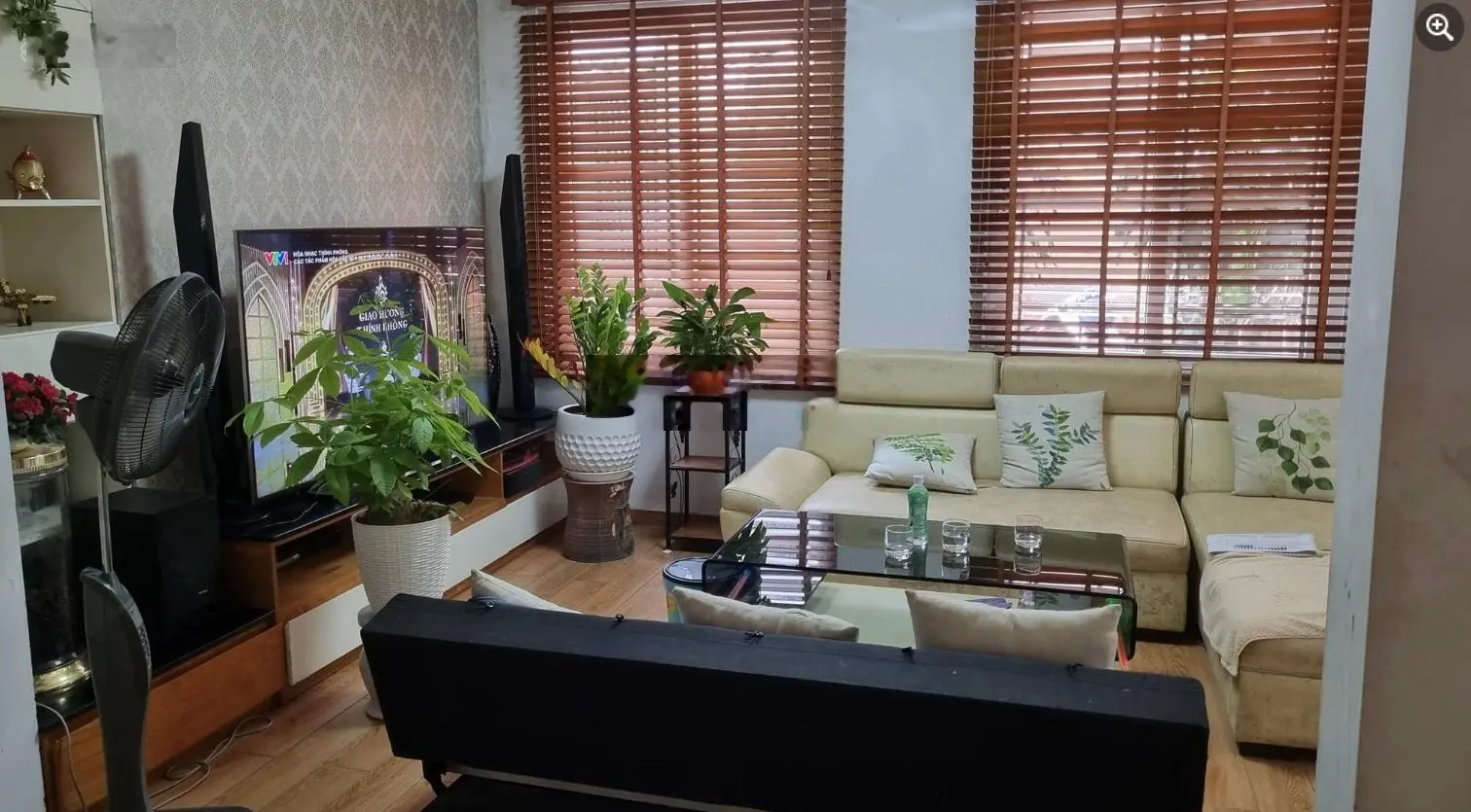 Bán Nhà Khu Hồ Hoàng Cầu Đống Đa - NGAY MẶT PHỐ - DT 74m2 X 4T, MT 10m. Chỉ 21 Tỷ. LH 0934 511 ***