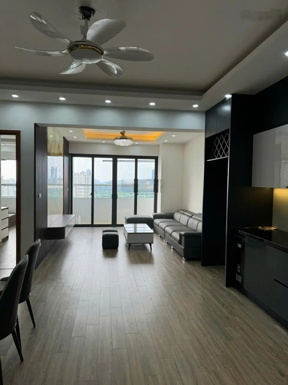 Bán căn hộ chung cư The Pride, giá 3,85 tỷ, diện tích 75m2, pháp lý đầy đủ, full nội thất, có tl