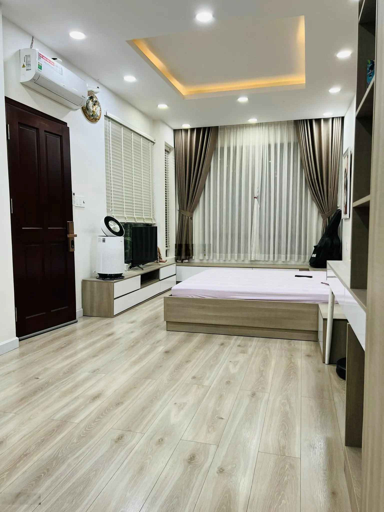 Nhà đẹp 4 tầng - (7.5x8.5) - xe hơi đỗ cửa - trung tâm Quận 3 - chủ cần bán gấp giá tốt