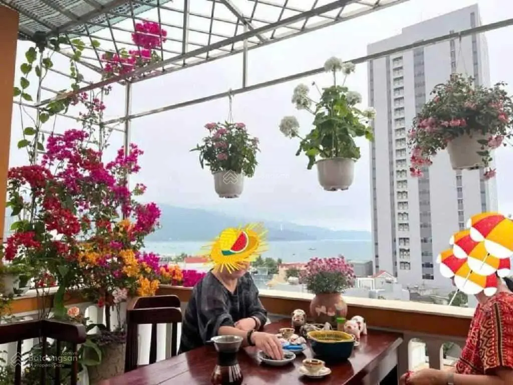 Bán tòa căn hộ biển Đà Nẵng - 7 tầng 1 tum