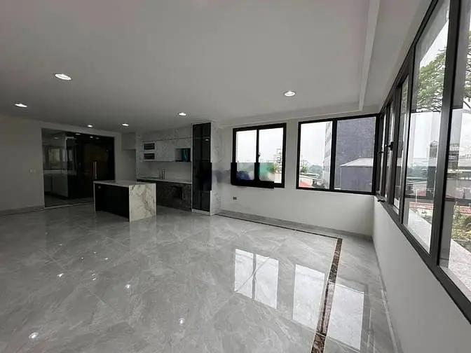 Bán Nhà 7 tầng Mặt Phố Kim Mã - Quận Ba Đình - Dt 55m2 x 7 Tầng