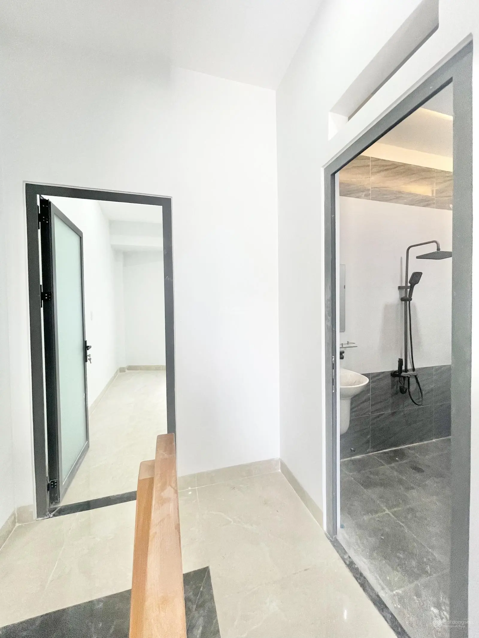 Cần bán nhà 2 lầu mới hoàn thiện gần ngã tư mồi DT67M giá 3,4 tỷ