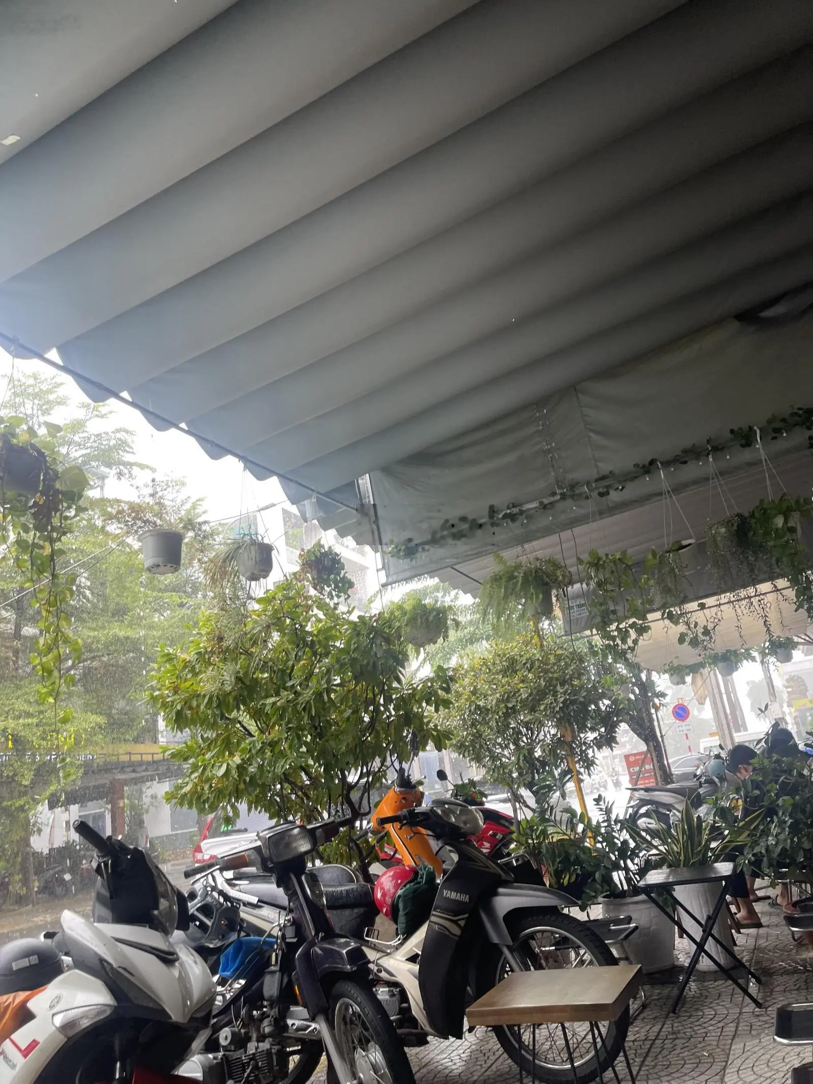 Ngộp bank nhà mặt phố Núi Thành 2 mê 77m2 (5 x 14) giá sụp hầm