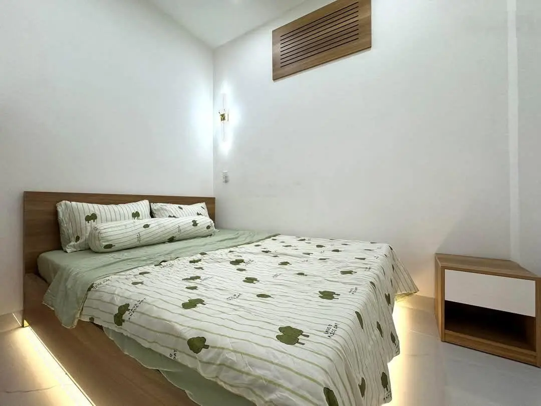 Bán gấp nhà đẹp gần chợ Bình Chánh, 1,54tỷ/70m2, 1 trệt 1 lầu, sổ sách đầy đủ