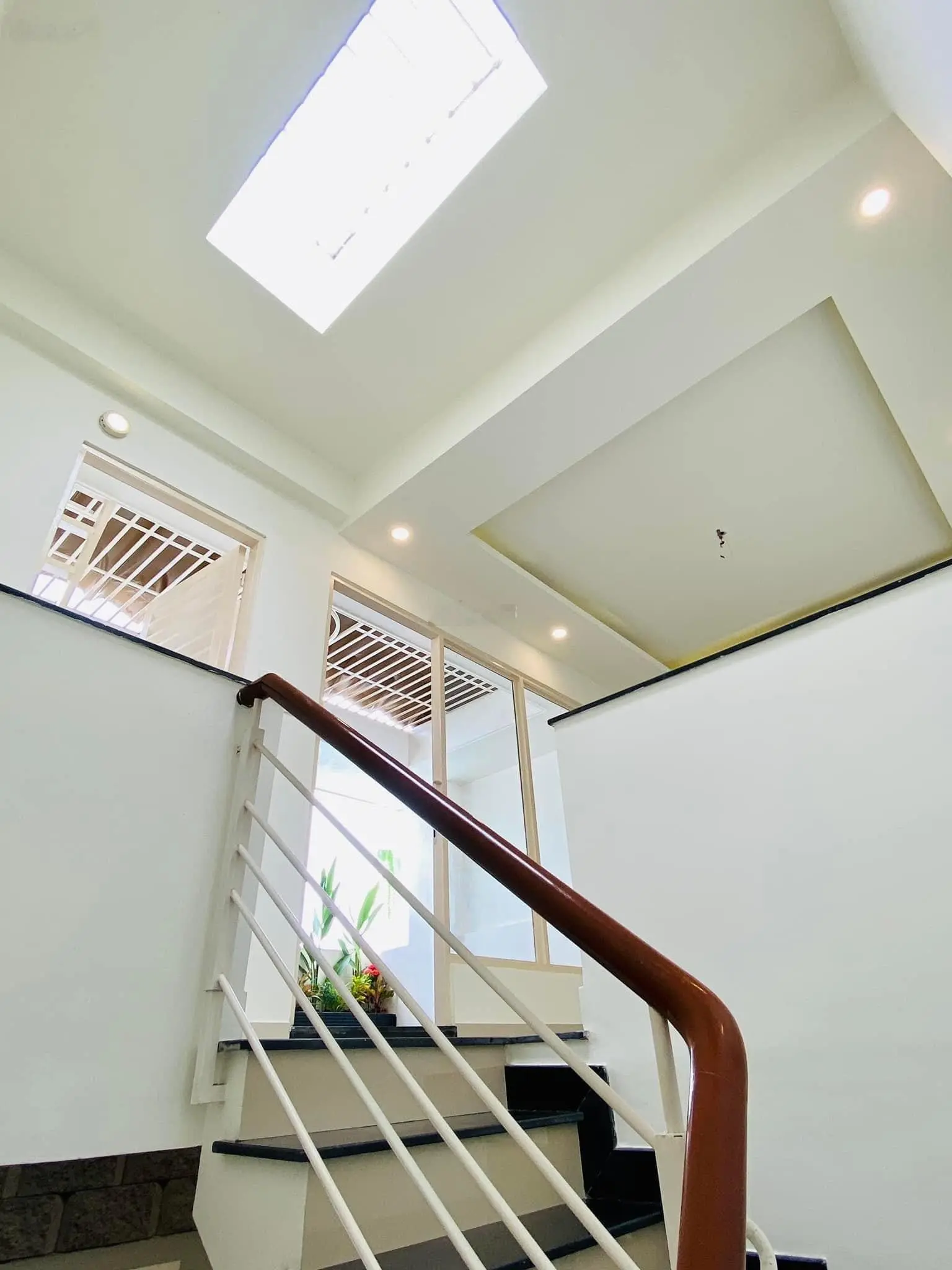 Cần bán nhà đang KD 23 tr/th Cao Thắng, Phường 3, Quận 3 - Giá:4tỷ920/70m2. 3 Tầng có sân thượng
