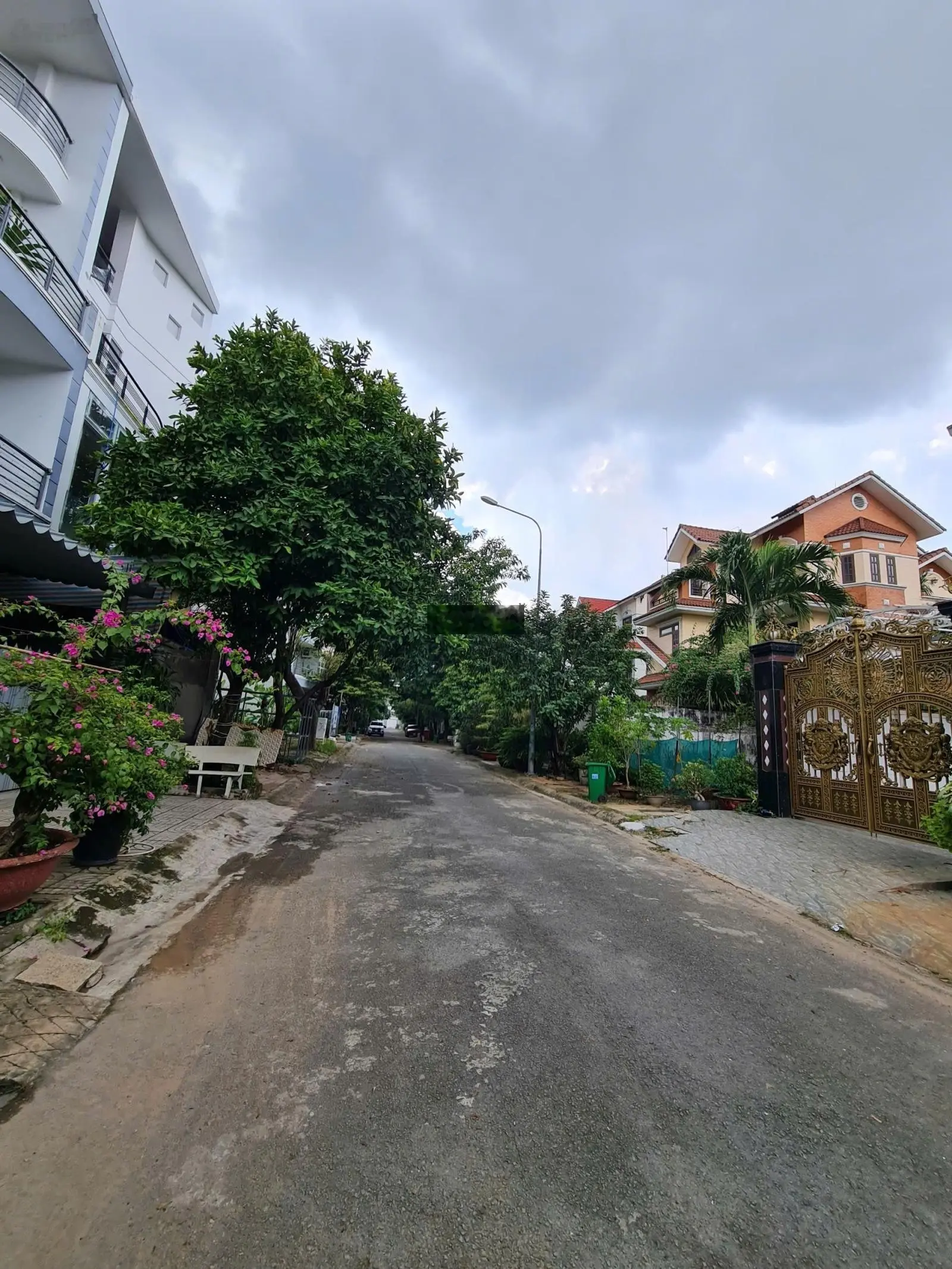 Lô đất góc 2 mặt tiền KDC Khang Điền, Phước Long B, Quận 9. Dt: 163m2/13 Tỷ.