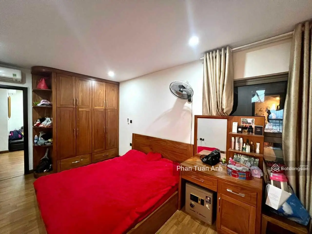 Cần bán gấp căn hộ 90m2 3pn - 2vs view hồ điều hòa tại V2 Home City 177 Trung Kính