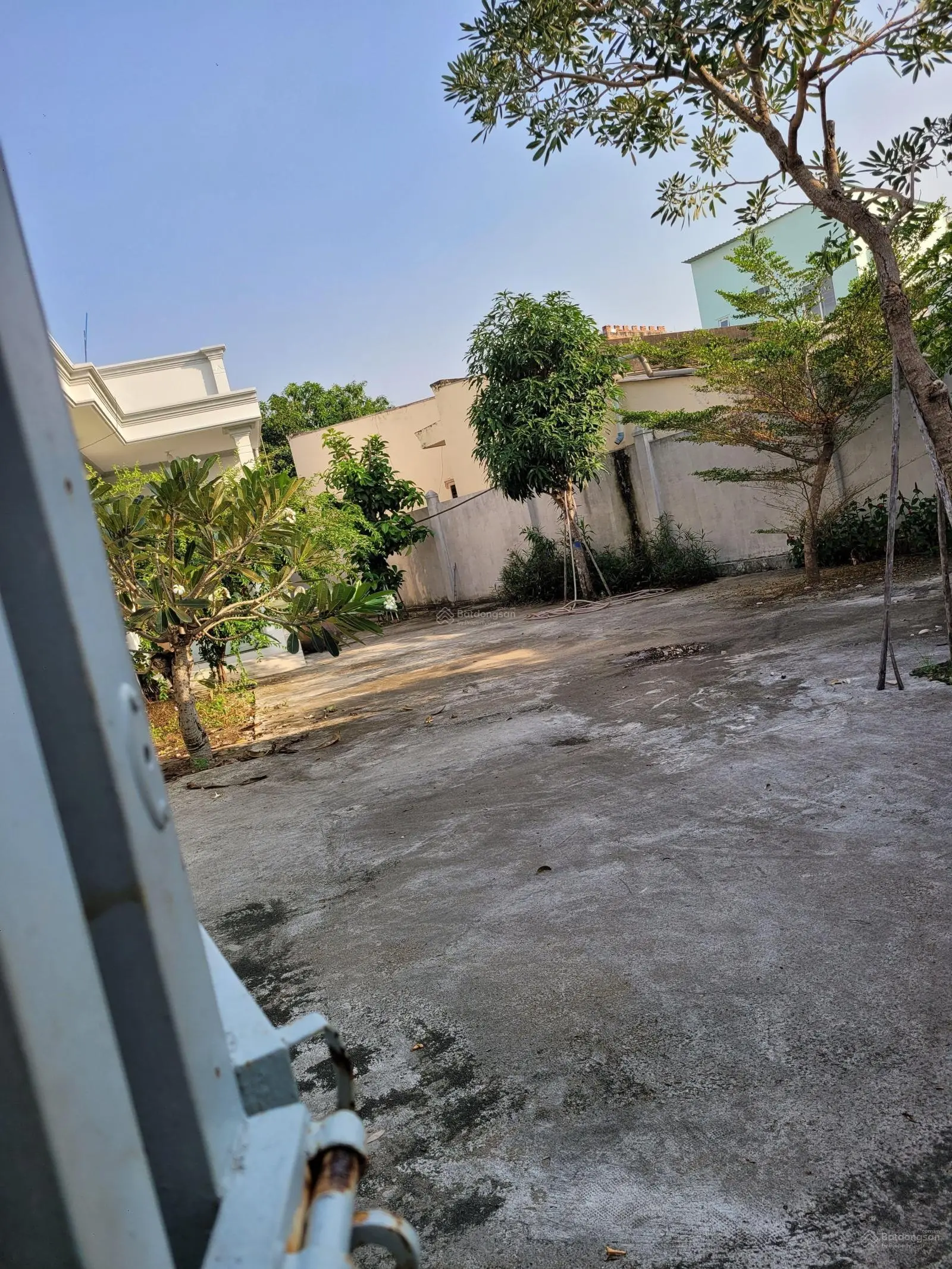 302m2 full thổ cư có nhà C4 123m2 ngay chợ Nguyễn Văn Tạo gần KCN Long Hậu và cạnh Vành Đai 4 ngộp