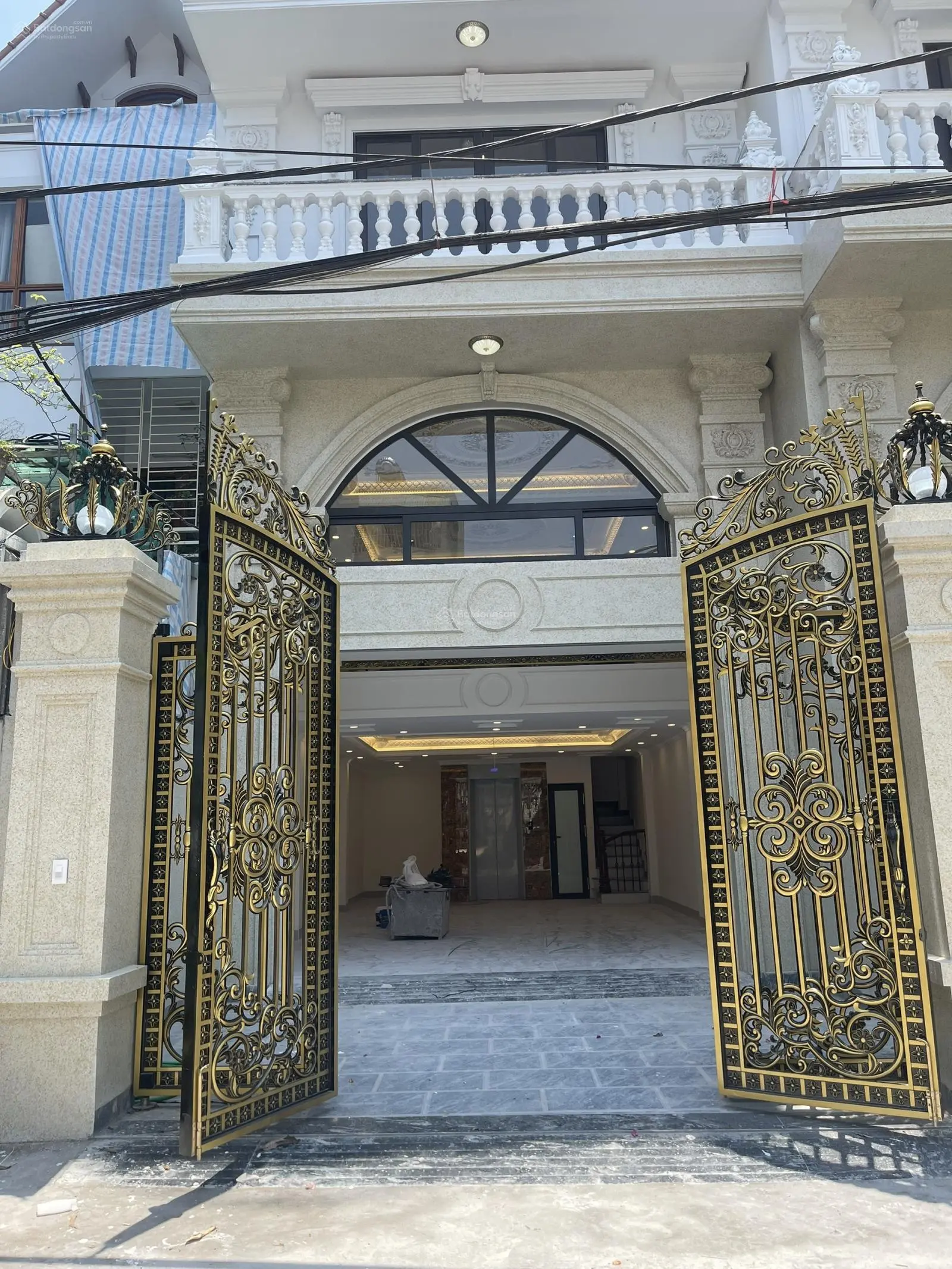 Siêu phẩm Thạch Bàn Long Biên 80m2 x 7 tầng thang máy gara ô tô ngõ ô tô tránh vỉa kinh doanh đỉnh